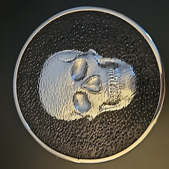 New vampire blood 3 wick candle with skull lid from bath and body works - Picture 2 of 4